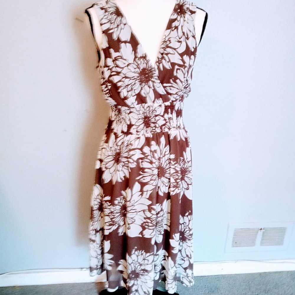 Sleeveless Brown & Cream Floral Midi Dress with V-Neck